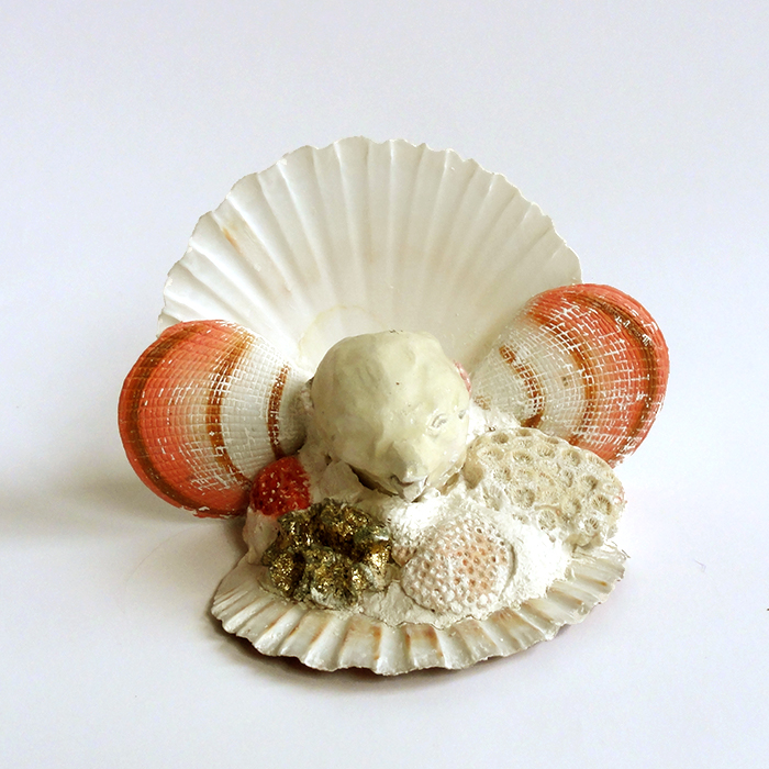 Ex-voto chto,ien tête paresseux coquillages corail profondeurs